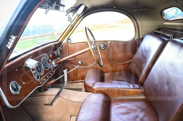 З молотка пустять 83-річний Bugatti з 220-сильним двигуном: його ціна космічна - фото 422627