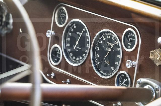 З молотка пустять 83-річний Bugatti з 220-сильним двигуном: його ціна космічна - фото 422628