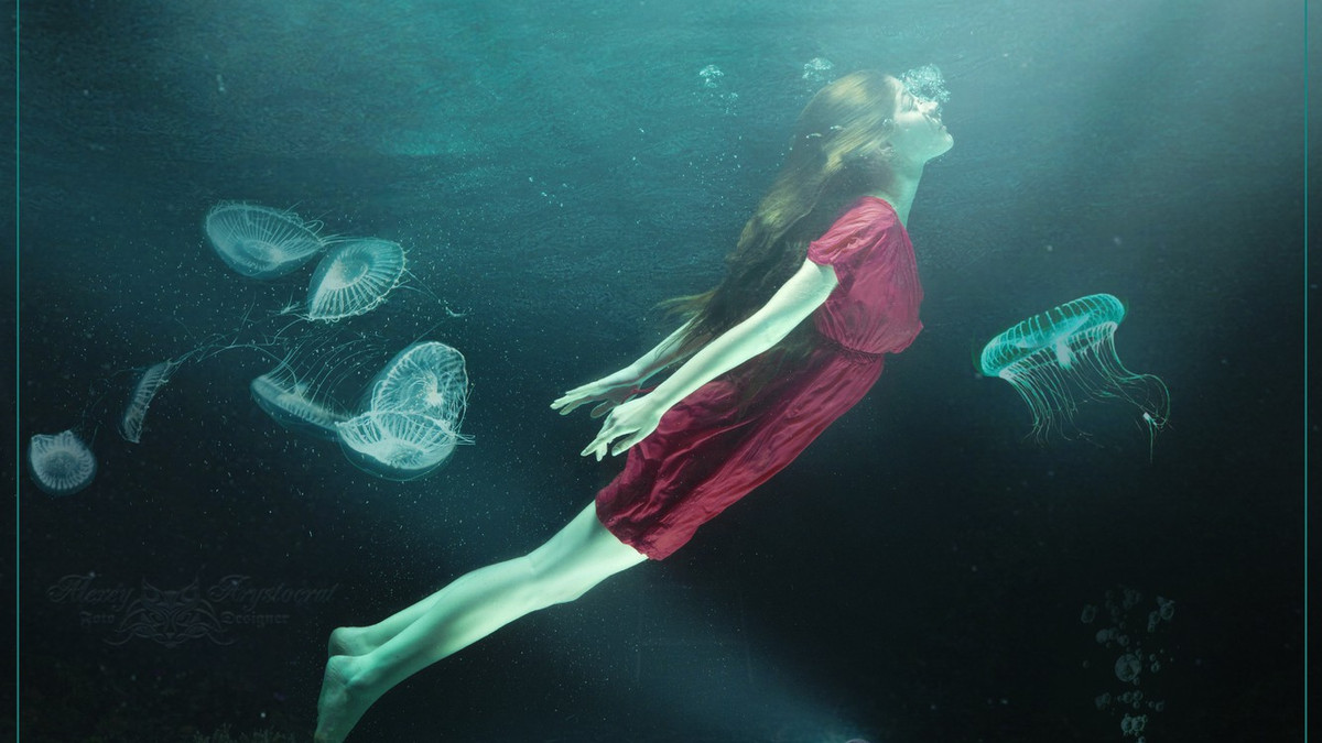 Портал в альтернативний всесвіт: ілюзія на фото дівчини під водою вразила мережу - фото 1