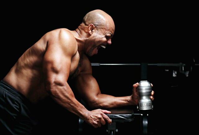 З'явився чоловічий мастурбатор, який можна використовувати й як гантелю - фото 422806