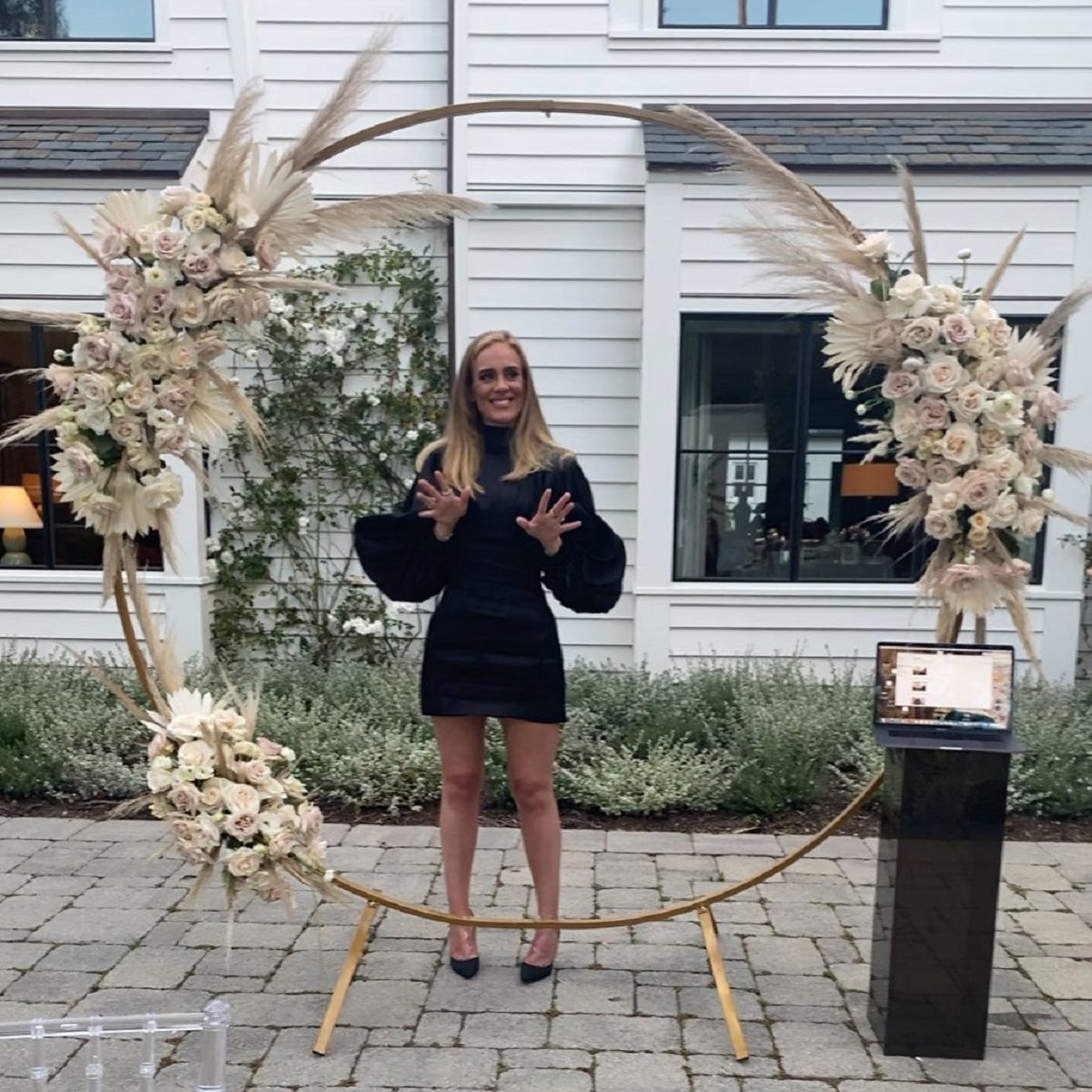 Струнка Адель роздяглась і вразила фанатів фігурою (фото)