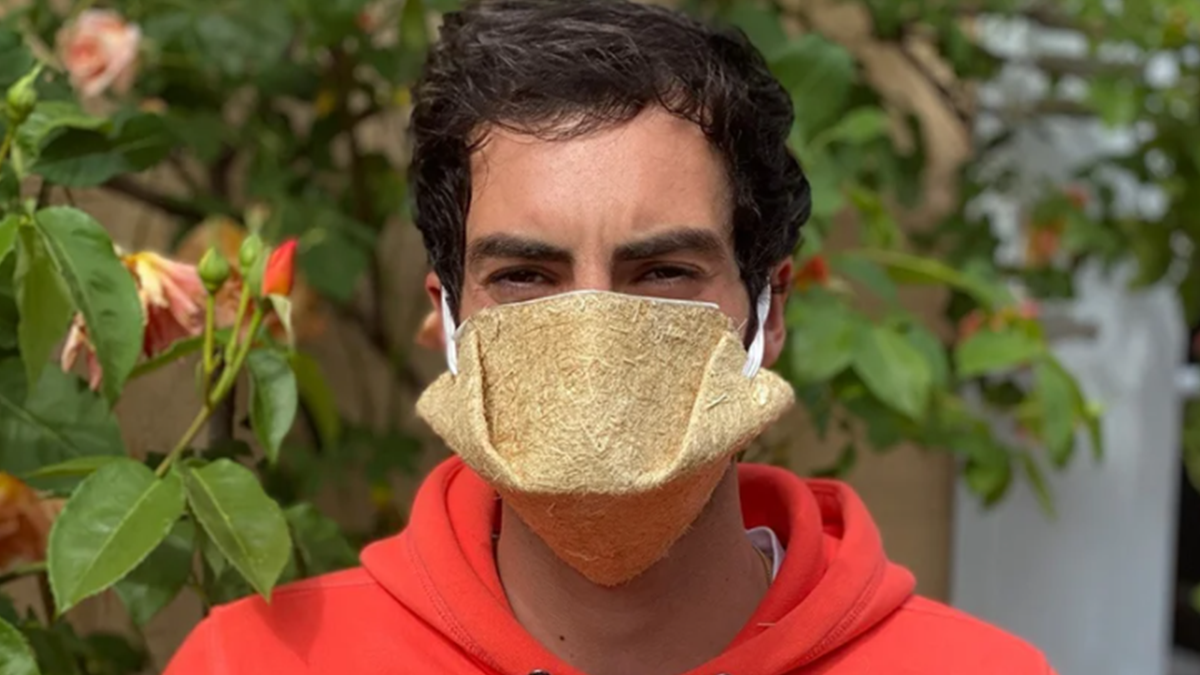 У Франції почали випускати захисні маски з коноплі