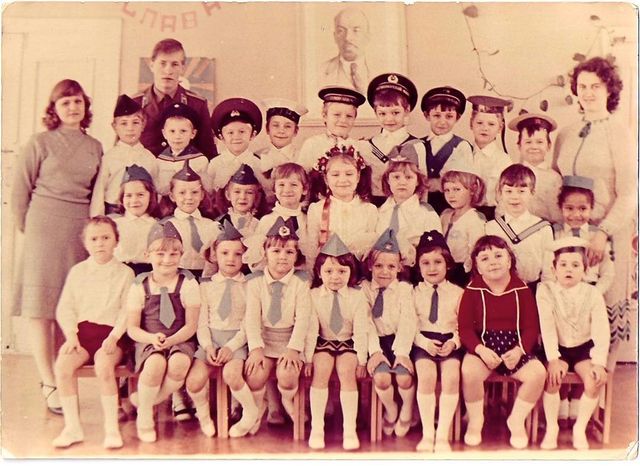 Остапчук веде дочку в перший клас, а Ivan NAVI згадує шкільні роки: зіркова фотодобірка - фото 423121