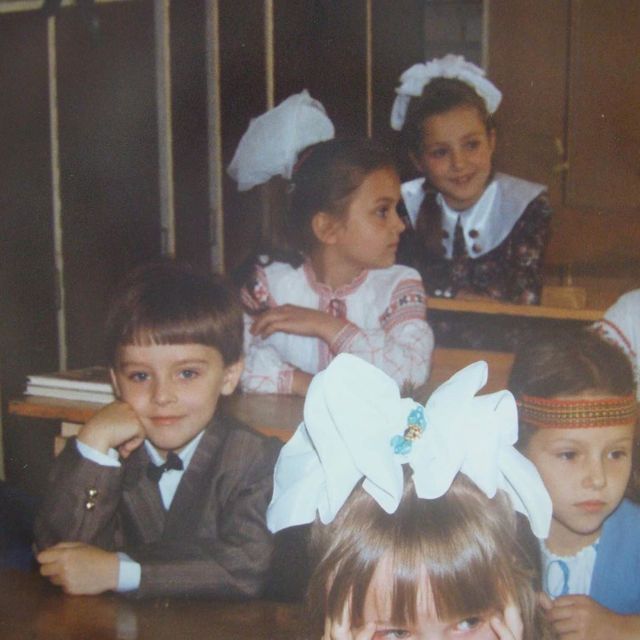 Остапчук веде дочку в перший клас, а Ivan NAVI згадує шкільні роки: зіркова фотодобірка - фото 423125