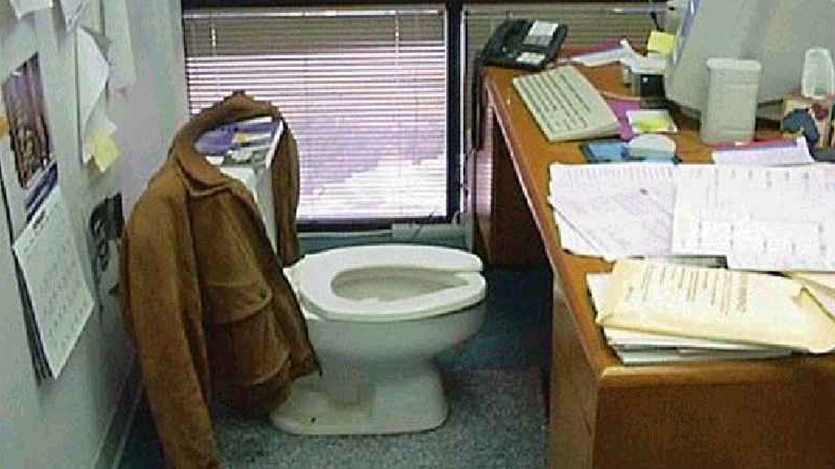 Австралійцям вперше дозволили ходити в туалет і пити воду у робочий час - фото 1