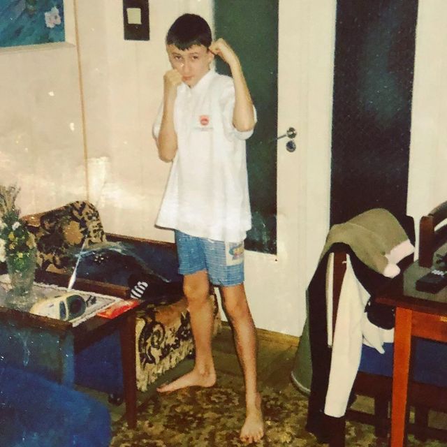 Остапчук веде дочку в перший клас, а Ivan NAVI згадує шкільні роки: зіркова фотодобірка - фото 423140