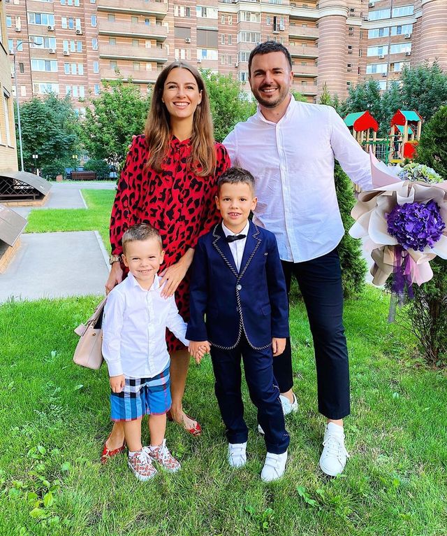 Остапчук веде дочку в перший клас, а Ivan NAVI згадує шкільні роки: зіркова фотодобірка - фото 423148