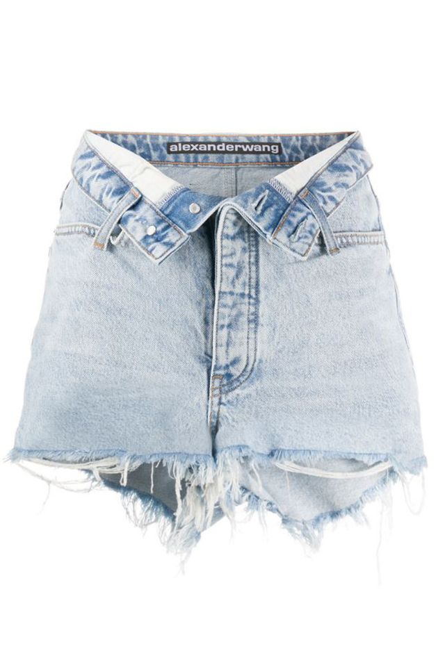 Розстебнуті шорти: новий модний тренд захопив Instagram - фото 423195