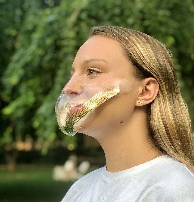 Дизайнери створили захисну маску, яка може лікувати шкіру - фото 423212