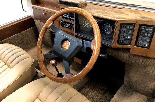 На торги виставлять рідкісний дерев'яний автомобіль від дизайнера Aston Martin - фото 423383