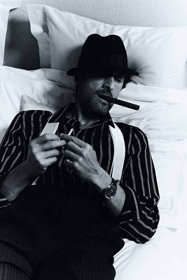 Едрієн Броуді знову сів за піаніно для зйомок в Esquire: стильні фото - фото 423397