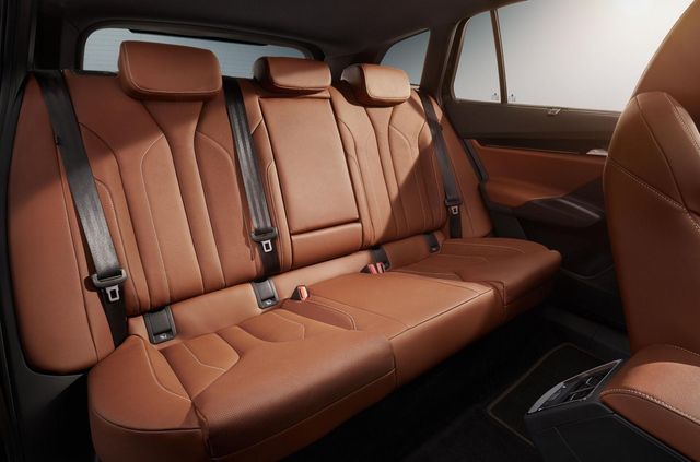 Skoda розсекретила свій перший електричний кросовер: його ціна вам сподобається - фото 423428