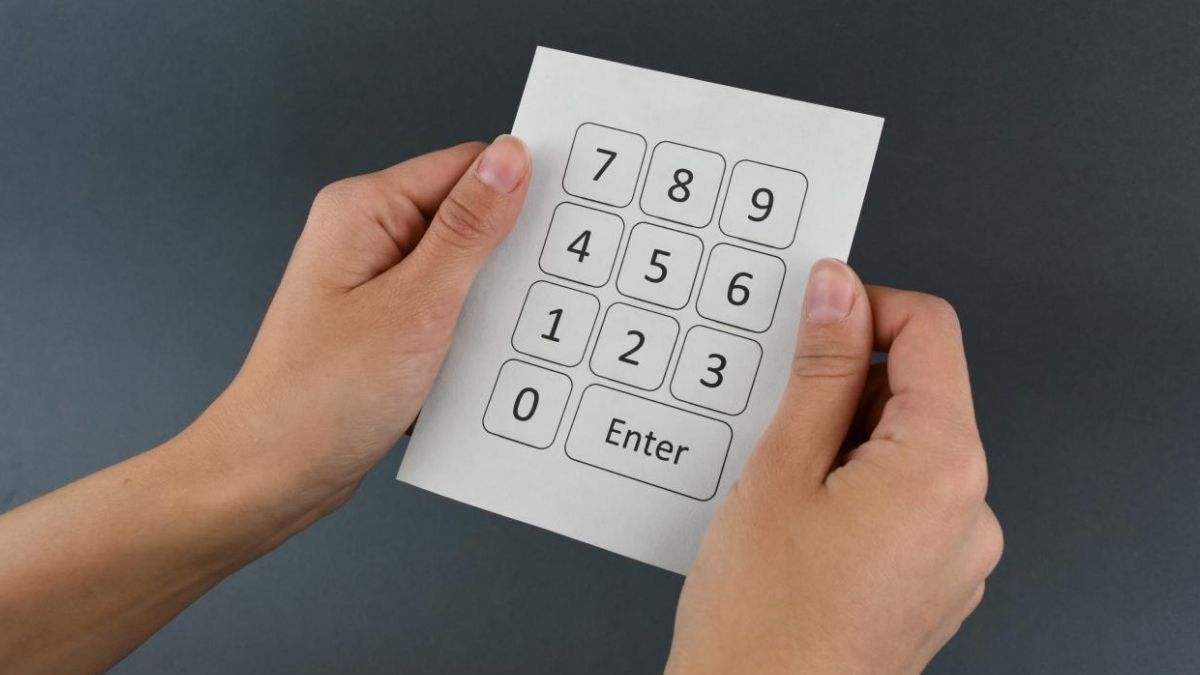 Майбутнє поряд: американці створили паперову клавіатуру (відео)