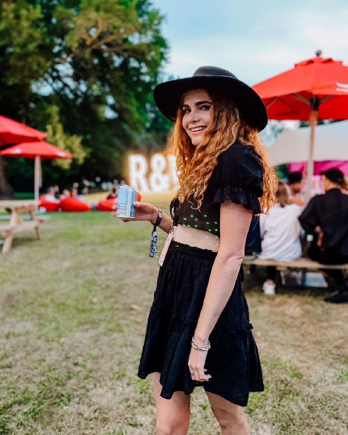 Дівчина зустріла свого двійника у магазині: кумедне відео