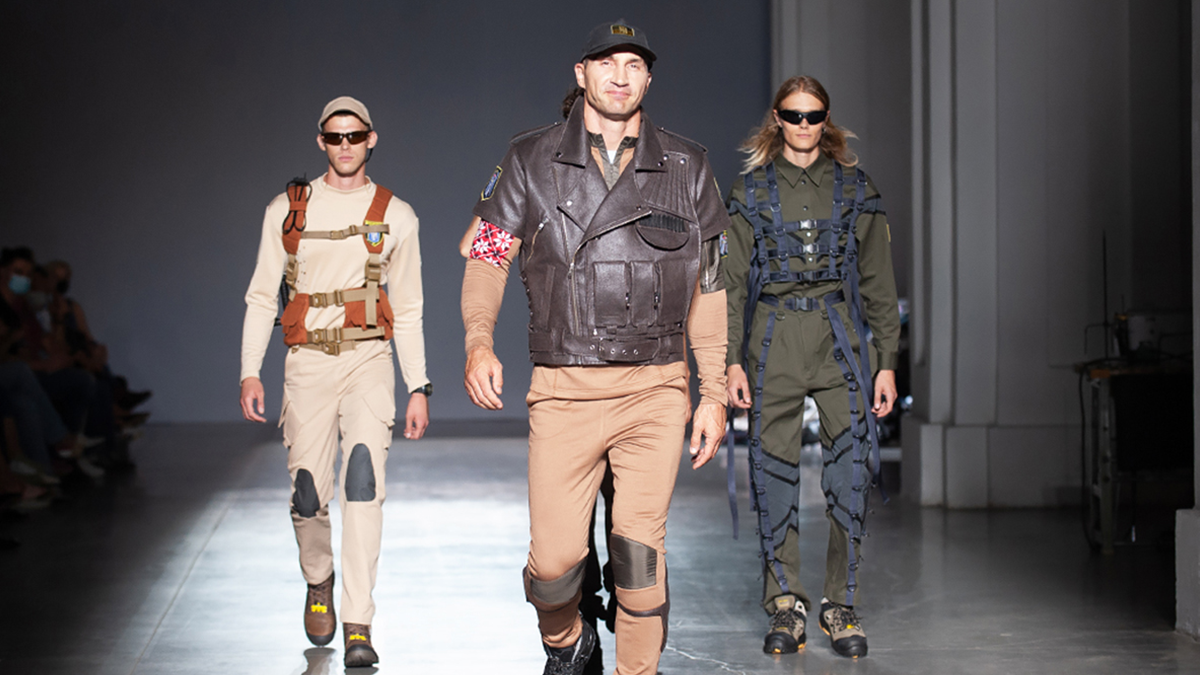 Володимир Кличко презентував на подіумі уніформу міської комунальної служби: фото