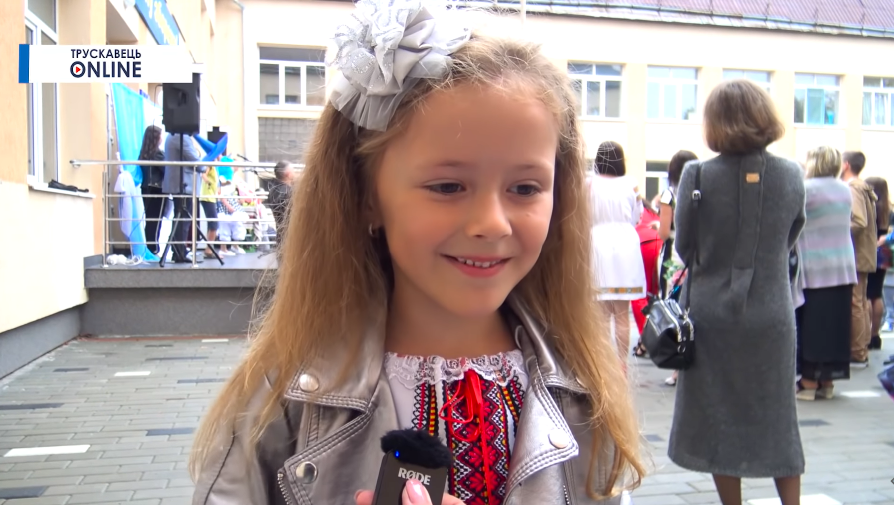 Першокласниця з Трускавця насмішила мережу правдою життя: вірусне відео