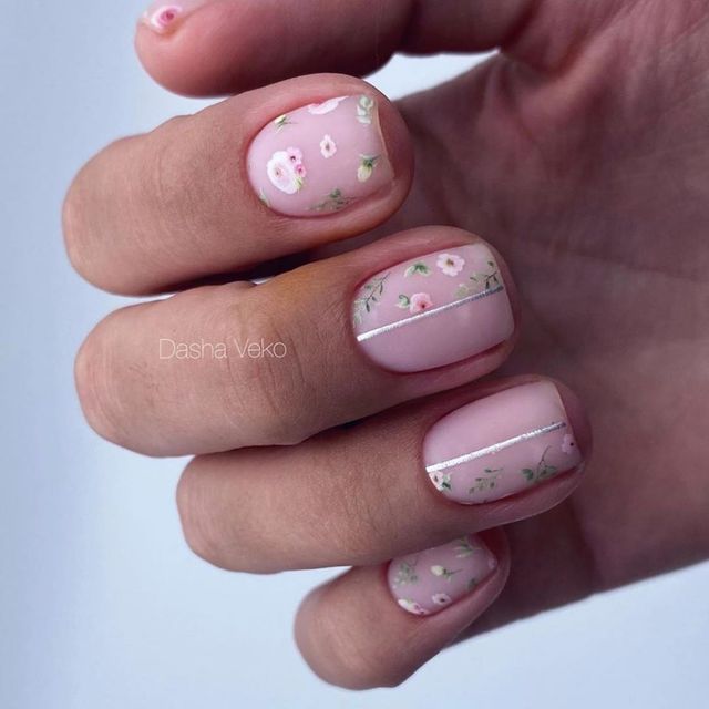 Манікюр на осінь 2025: модні ідеї дизайну на короткі і довгі нігті - фото 423829