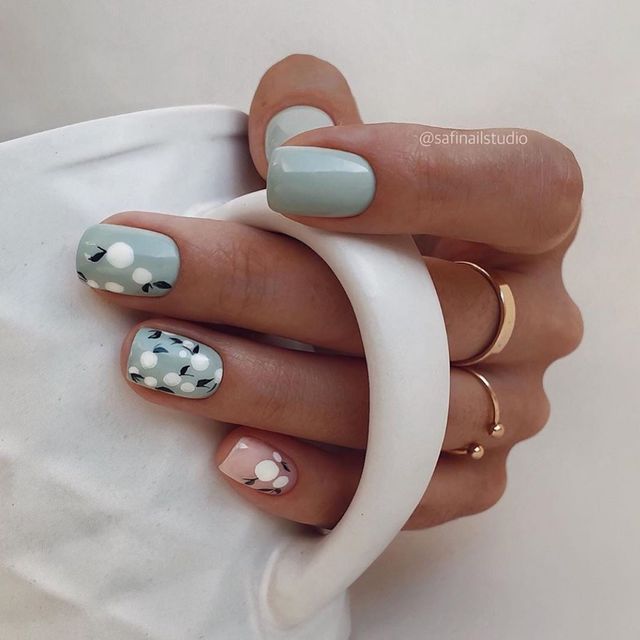 Манікюр на осінь 2025: модні ідеї дизайну на короткі і довгі нігті - фото 423831