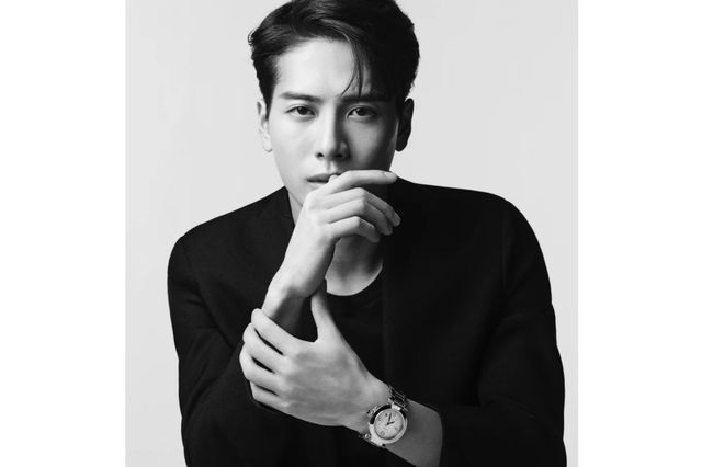 Cartier запустив кампанію годинників Pasha з зірками Гри престолів і Джеймса Бонда - фото 423876