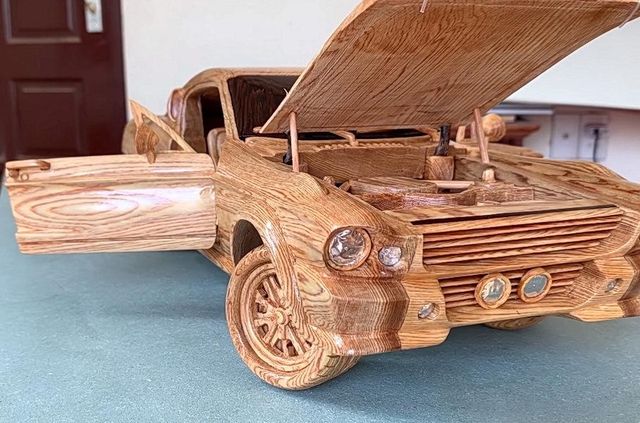 Як виглядає точна копія Ford Mustang 1967 року з дерева - фото 424181
