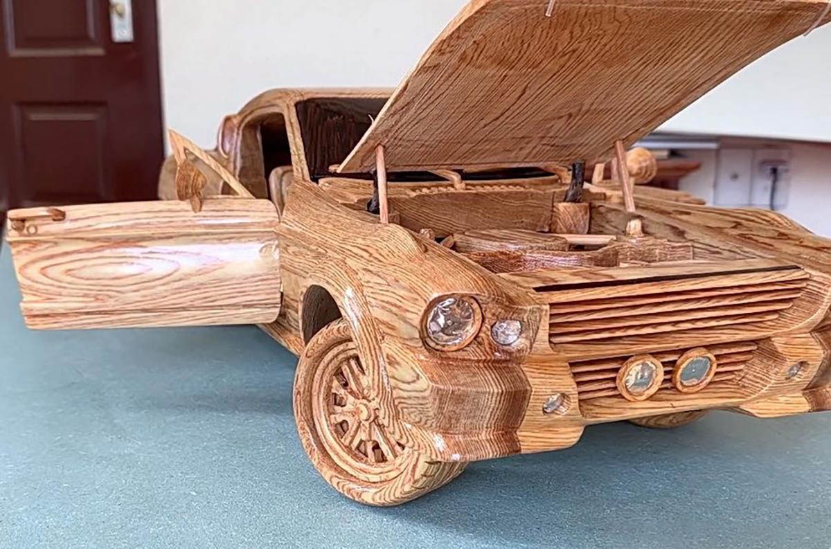 Ford Mustang - фото 1