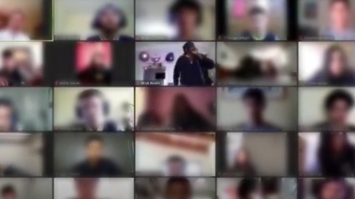 В Еквадорі грабіжники увірвалися у будинок дівчини під час уроку в Zoom: відео - фото 1