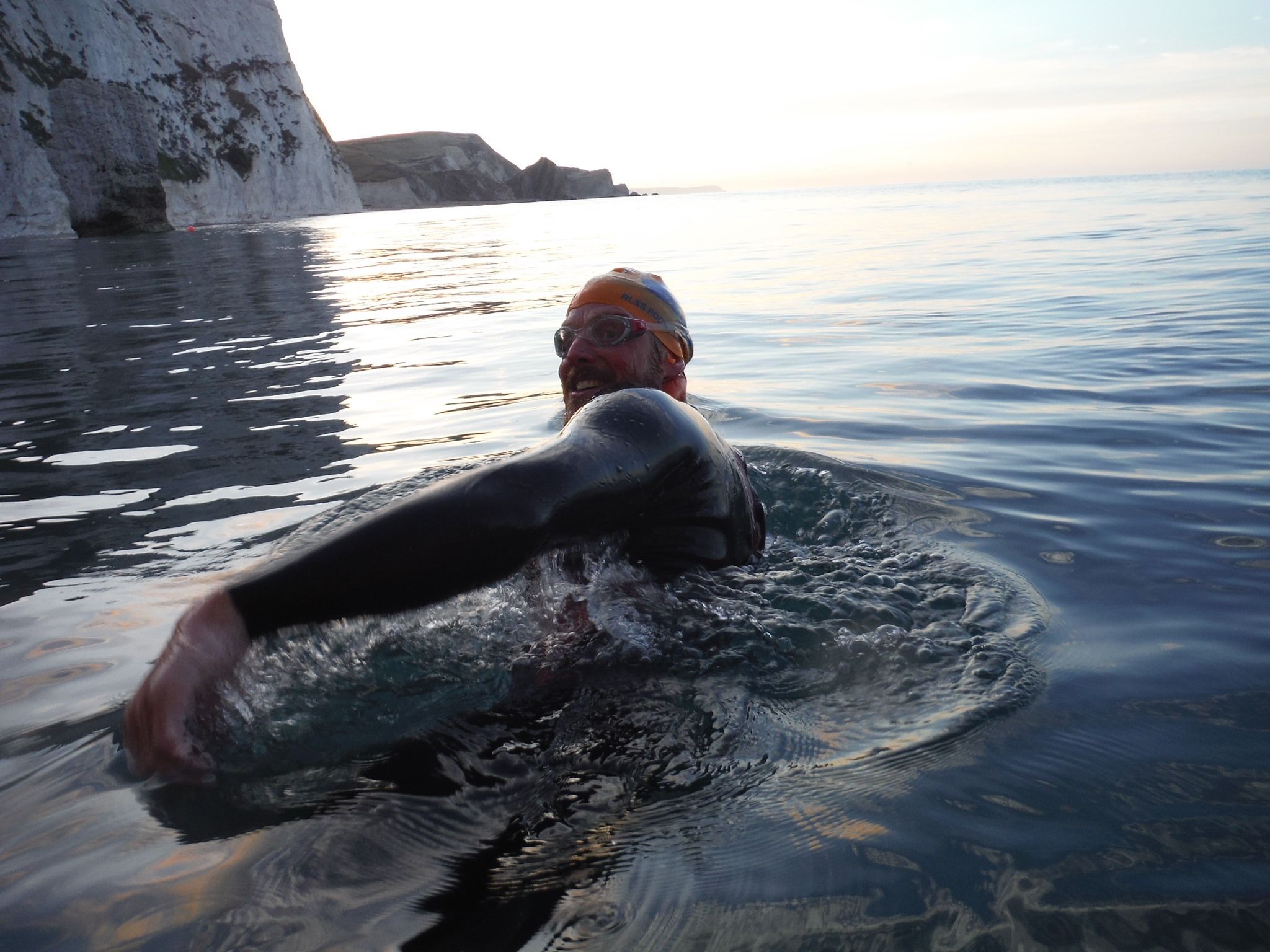 Британець проплив 160 кілометрів по океану, аби назбирати гроші на прибирання пляжів