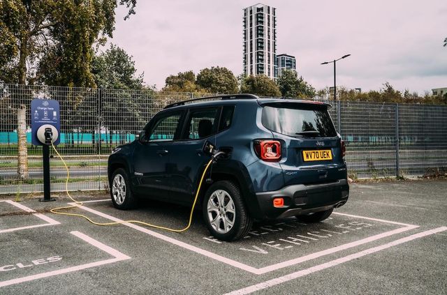 Jeep відкрив найекстремальніший мотель у світі: аж дух перехоплює - фото 424495