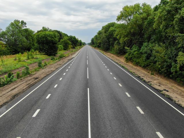 У мережі показали знімки нової ідеальної траси Київ – Суми - фото 424537