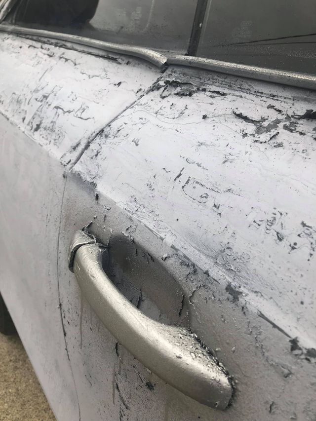 Власник Audi зіпсував свою машину у спробі поміняти колір кузова: епічні фото - фото 424611