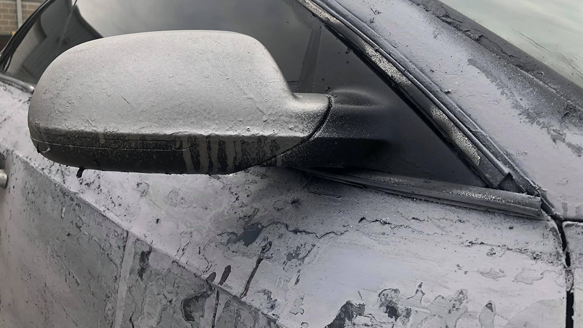 Власник Audi зіпсував свою машину у спробі поміняти колір кузова: епічні фото - фото 1