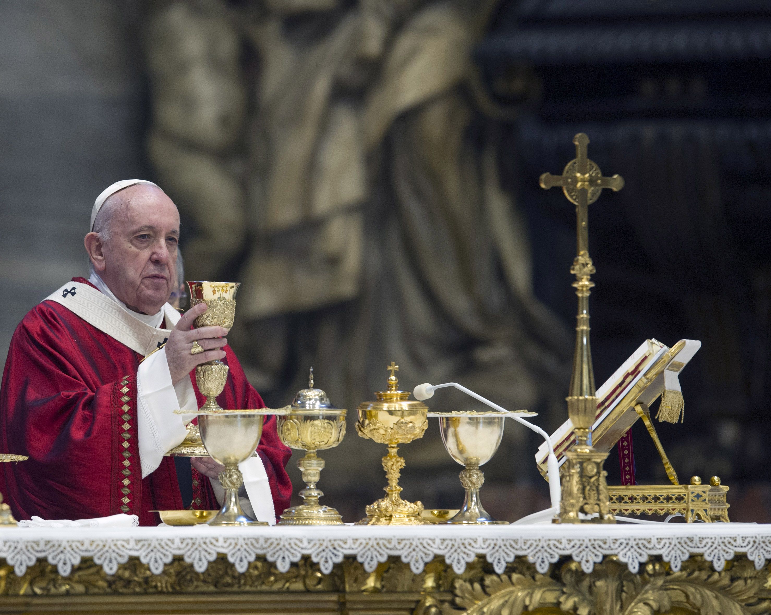 Секс та їжа – божественні насолоди: несподівана заява Папи Римського