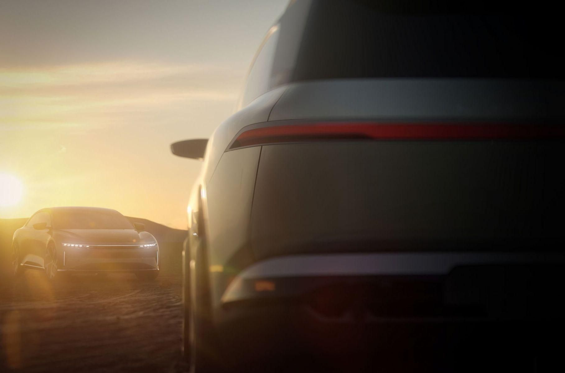 Lucid розкрив нашумілого конкурента Tesla Model X на нових фото