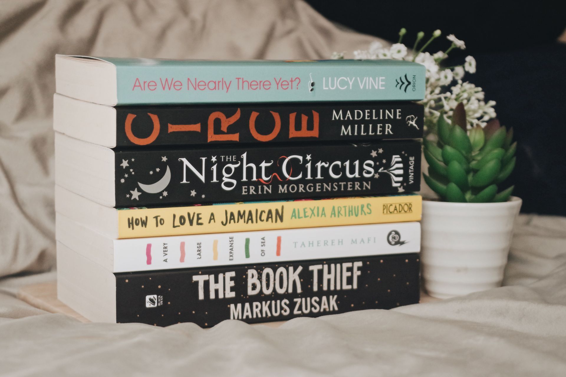 Експерти назвали книги, обкладинки яких найчастіше публікують в Instagram