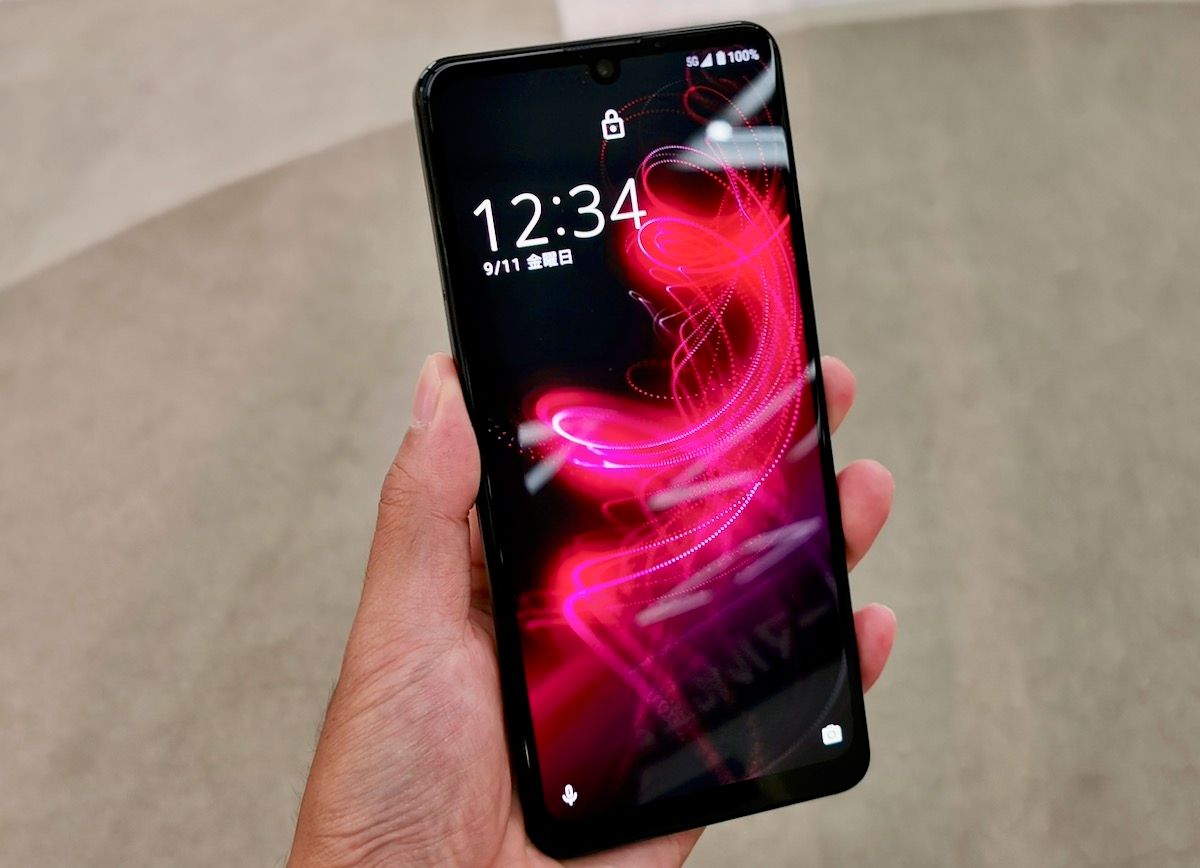 Sharp представив нову лінійку смартфонів - фото 1