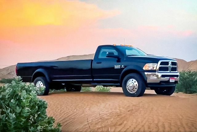 Подивіться на пікап Ram 4500 з п'ятиметровою вантажною платформою - фото 425117