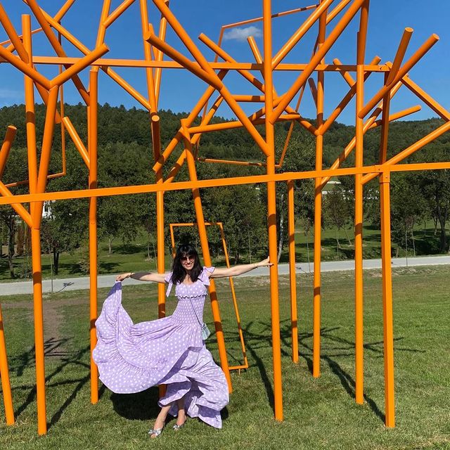 Маша Єфросиніна вразила повітряним образом на яскравих знімках - фото 425253