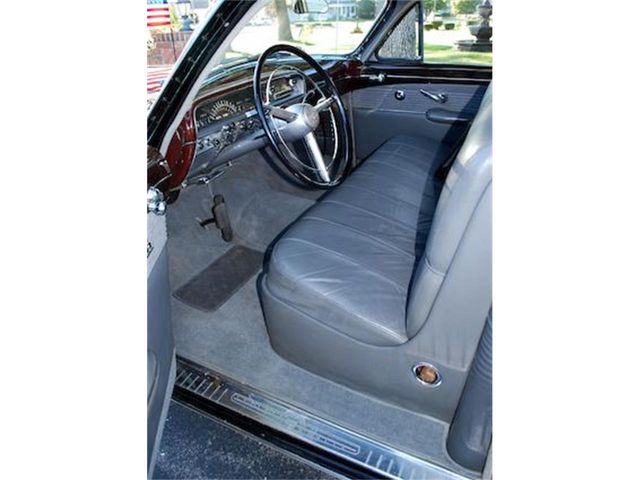 У США виставили на продаж раритетний лімузин американського президента - фото 425490