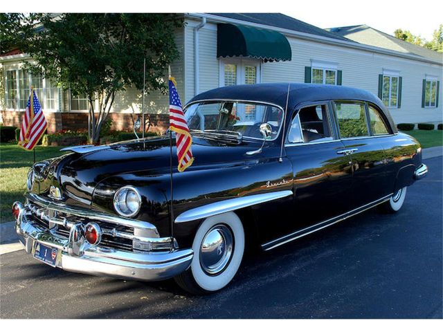 У США виставили на продаж раритетний лімузин американського президента - фото 425492