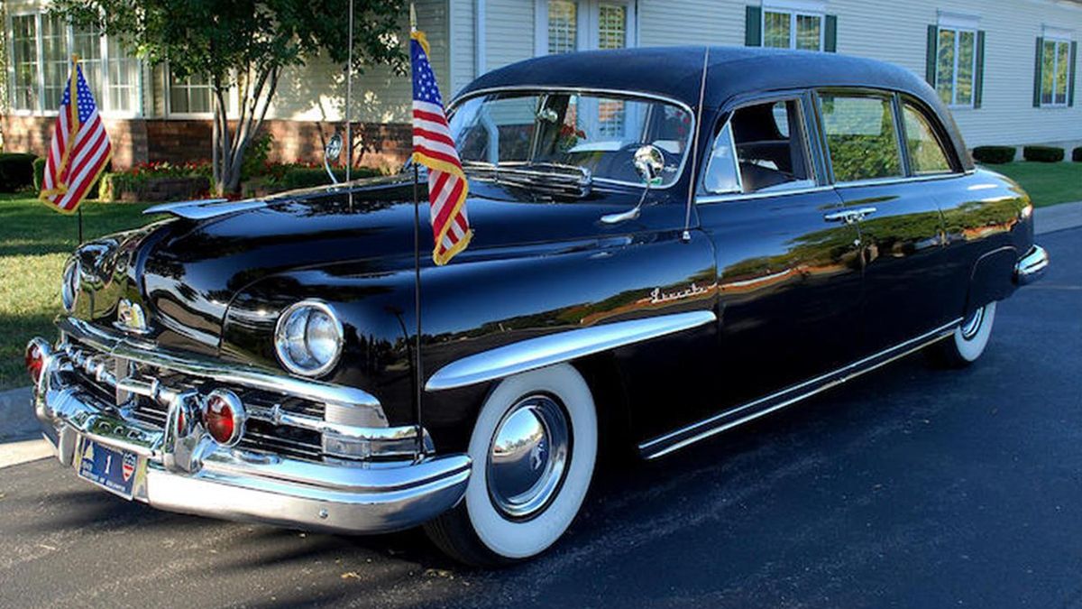 У США виставили на продаж раритетний лімузин американського президента
