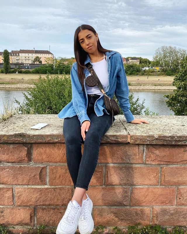 Осіння погода: як одягатися при температурі +15 градусів, щоб було комфортно - фото 426137