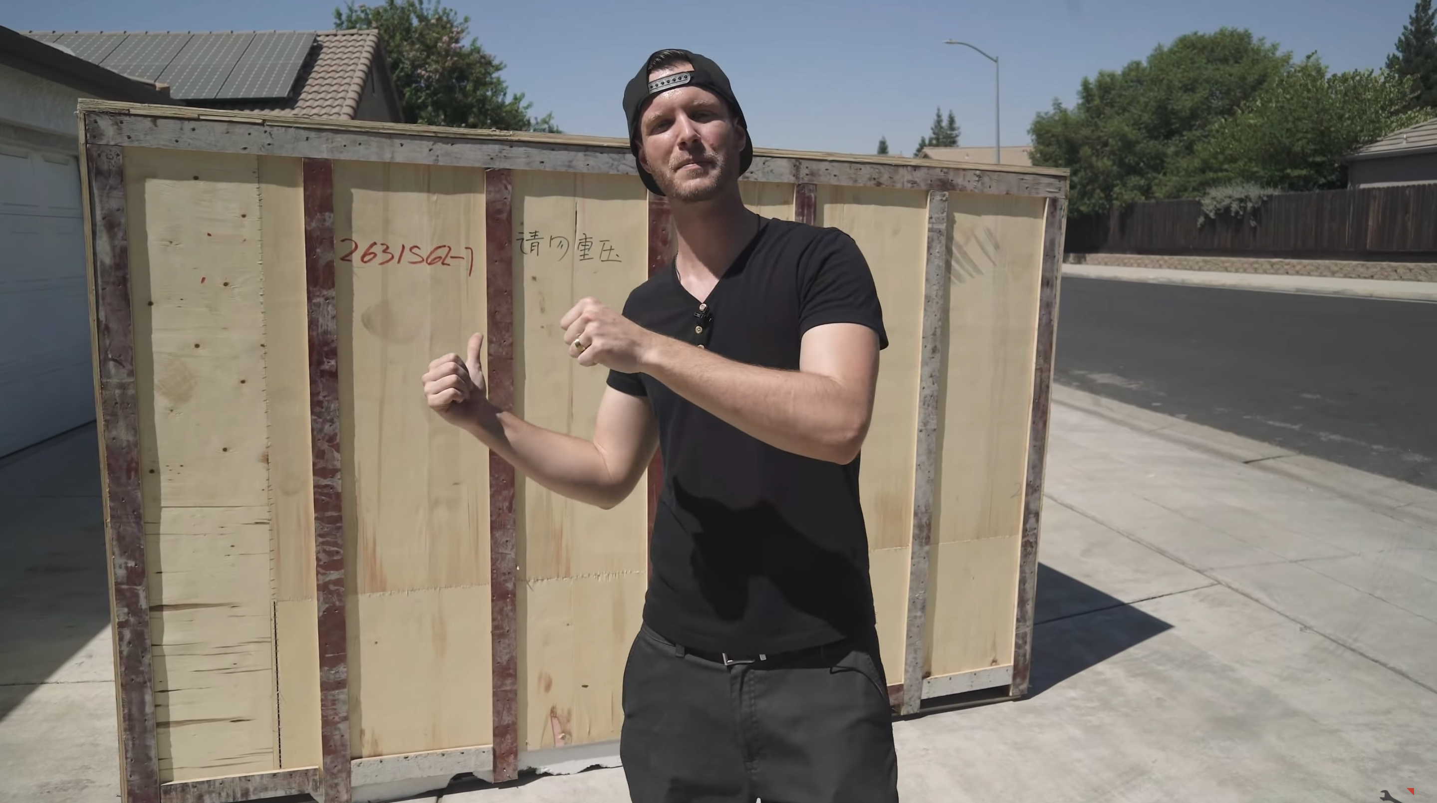 Авто у контейнері вас однозначно здивує - фото 1