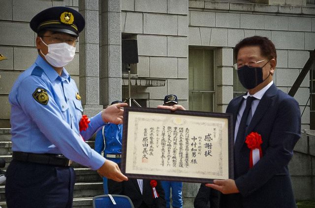 Це вам не Prius: в автопарку японської поліції з'явилося розкішне суперкупе Lexus - фото 426300