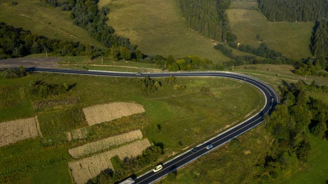 У мережі з'явилися вражаючі фото відремонтованої траси до Синевиру - фото 426497