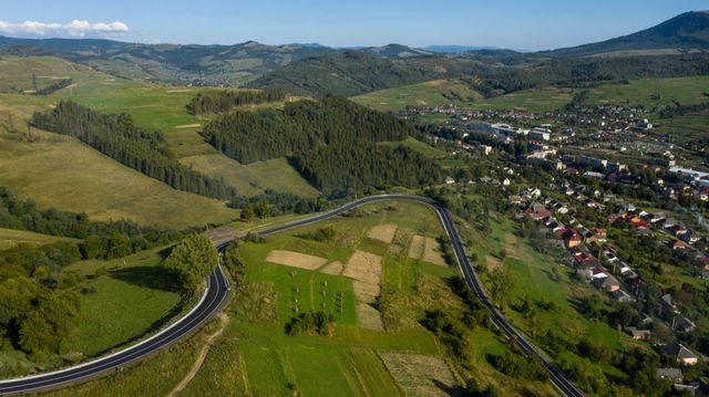 У мережі з'явилися вражаючі фото відремонтованої траси до Синевиру - фото 426499