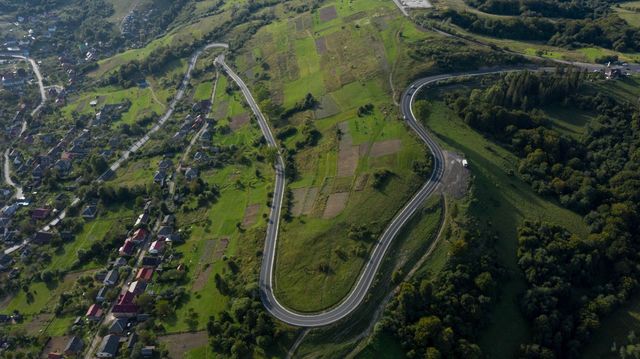 У мережі з'явилися вражаючі фото відремонтованої траси до Синевиру - фото 426501