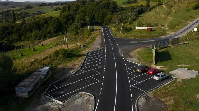 У мережі з'явилися вражаючі фото відремонтованої траси до Синевиру - фото 426505