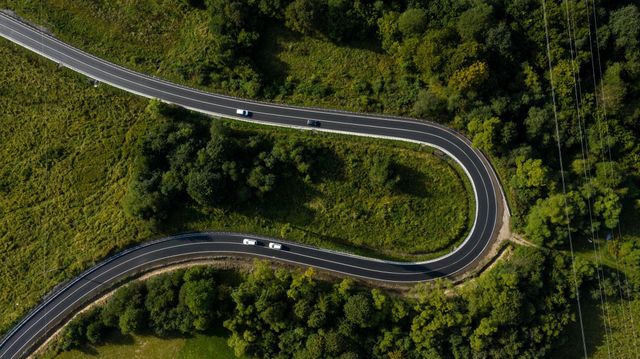 У мережі з'явилися вражаючі фото відремонтованої траси до Синевиру - фото 426506