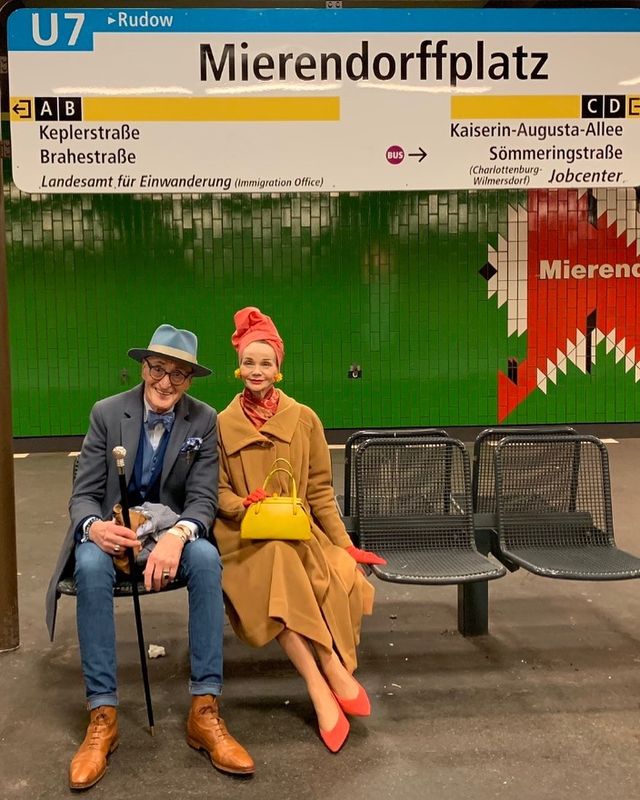 Активна пара пенсіонерів захоплює мережу своїми стилем життя та модними образами - фото 426556