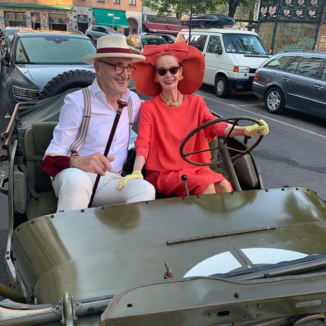 Активна пара пенсіонерів захоплює мережу своїми стилем життя та модними образами - фото 426560